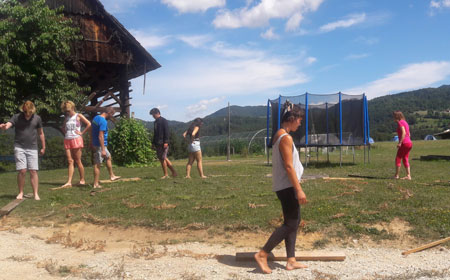 Priročnik Povezani z naravo – (Re)connect with nature